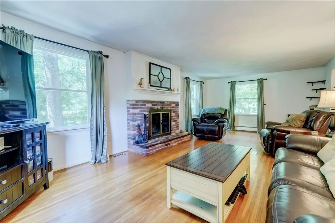 17 Brewster Lane, Chili, New York 14624, Chili, New York 14624, 4 Bedrooms Bedrooms, 8 Rooms Rooms,2 BathroomsBathrooms,Residential,Closed,17 Brewster Lane, Chili, New York 14624,0,R1623724