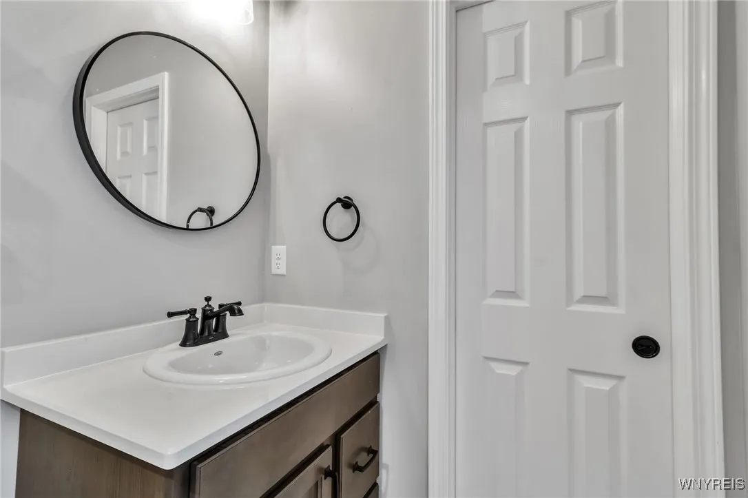 80 Greenspring Court, West Seneca, New York 14224, West Seneca, New York 14224, 4 Bedrooms Bedrooms, 7 Rooms Rooms,2 BathroomsBathrooms,Residential,Closed,80 Greenspring Court, West Seneca, New York 14224,0,B1623018