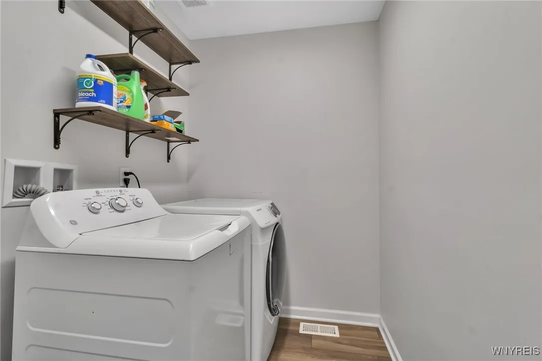 80 Greenspring Court, West Seneca, New York 14224, West Seneca, New York 14224, 4 Bedrooms Bedrooms, 7 Rooms Rooms,2 BathroomsBathrooms,Residential,Closed,80 Greenspring Court, West Seneca, New York 14224,0,B1623018