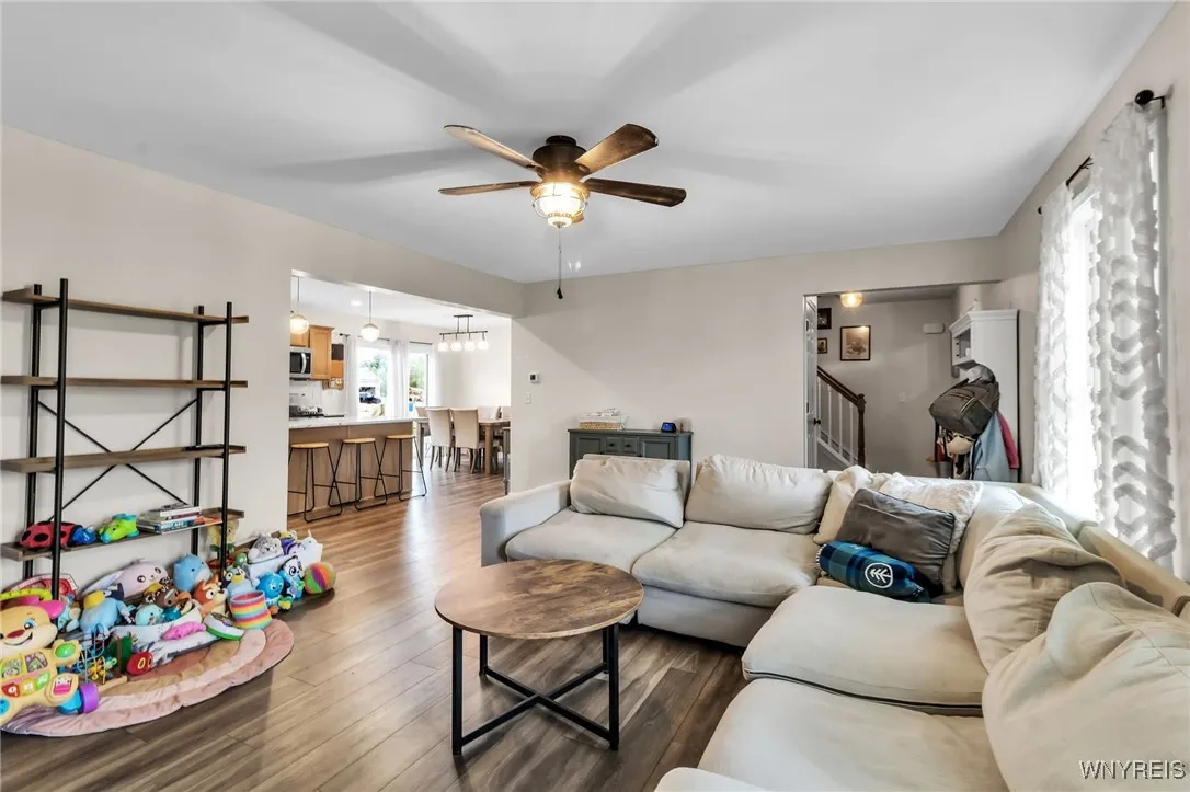 80 Greenspring Court, West Seneca, New York 14224, West Seneca, New York 14224, 4 Bedrooms Bedrooms, 7 Rooms Rooms,2 BathroomsBathrooms,Residential,Closed,80 Greenspring Court, West Seneca, New York 14224,0,B1623018