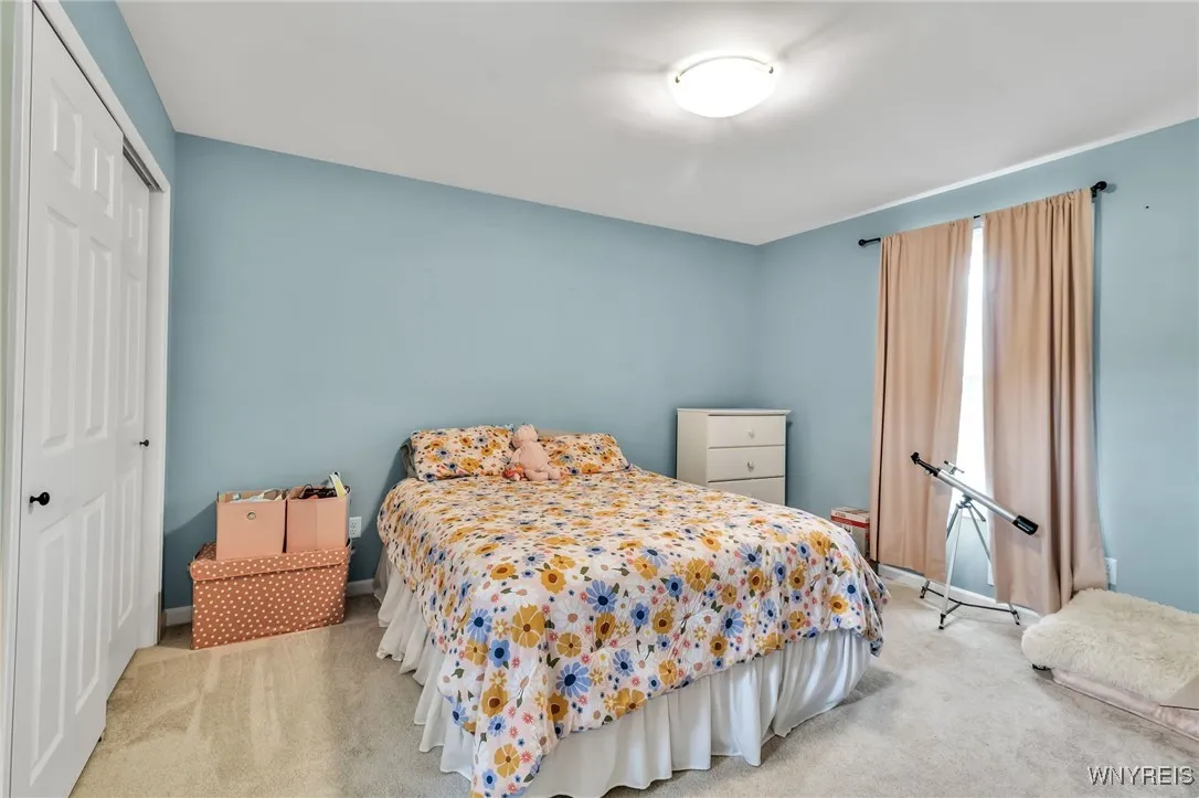 80 Greenspring Court, West Seneca, New York 14224, West Seneca, New York 14224, 4 Bedrooms Bedrooms, 7 Rooms Rooms,2 BathroomsBathrooms,Residential,Closed,80 Greenspring Court, West Seneca, New York 14224,0,B1623018