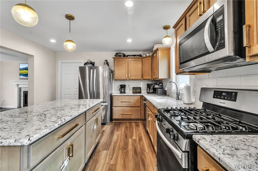 80 Greenspring Court, West Seneca, New York 14224, West Seneca, New York 14224, 4 Bedrooms Bedrooms, 7 Rooms Rooms,2 BathroomsBathrooms,Residential,Closed,80 Greenspring Court, West Seneca, New York 14224,0,B1623018