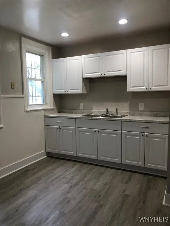 18 Kamper Avenue, Buffalo, New York 14210, Buffalo, New York 14210, 6 Bedrooms Bedrooms, ,2 BathroomsBathrooms,Residential,For Sale,18 Kamper Avenue, Buffalo, New York 14210,B1623761