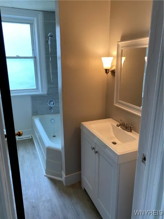 18 Kamper Avenue, Buffalo, New York 14210, Buffalo, New York 14210, 6 Bedrooms Bedrooms, ,2 BathroomsBathrooms,Residential,For Sale,18 Kamper Avenue, Buffalo, New York 14210,B1623761