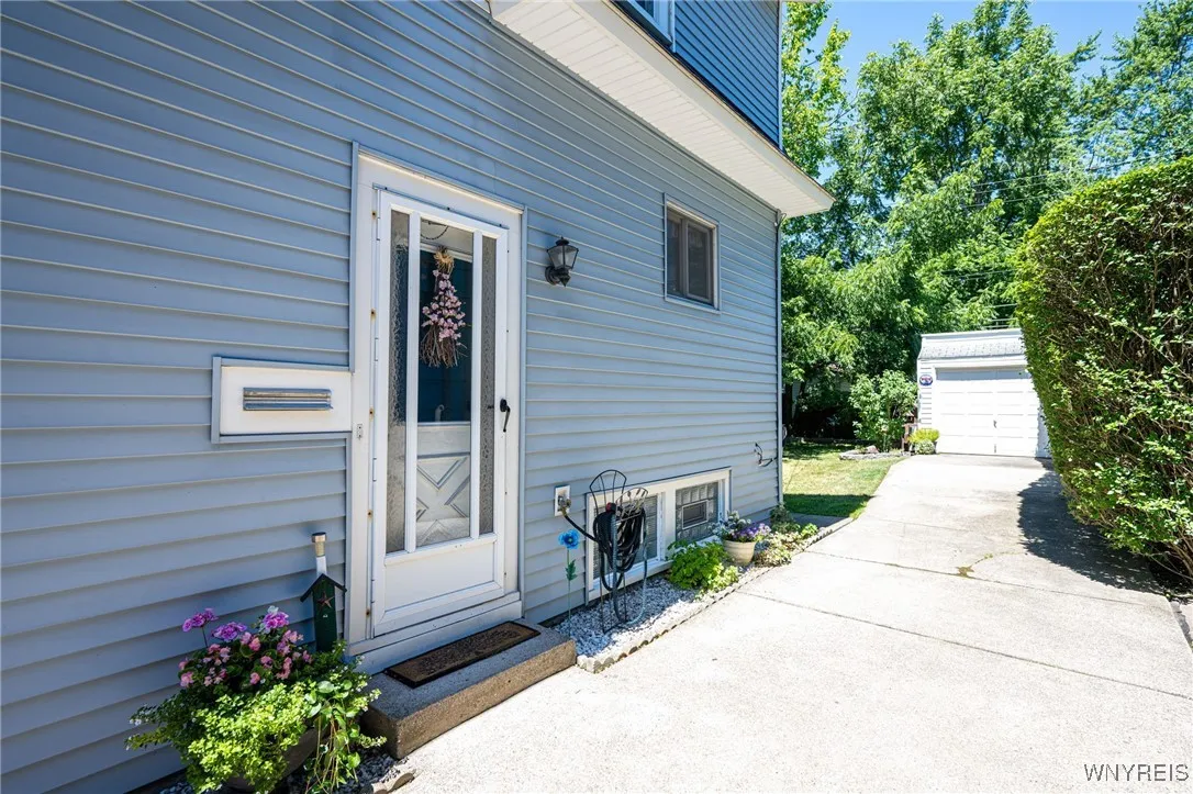 24 Delwood Road, Tonawanda, New York 14217, Tonawanda, New York 14217, 3 Bedrooms Bedrooms, 7 Rooms Rooms,1 BathroomBathrooms,Residential,For Sale,24 Delwood Road, Tonawanda, New York 14217,B1624177