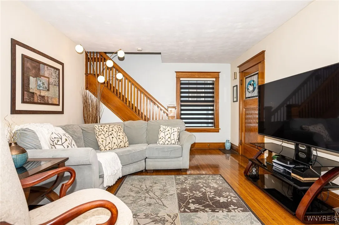 24 Delwood Road, Tonawanda, New York 14217, Tonawanda, New York 14217, 3 Bedrooms Bedrooms, 7 Rooms Rooms,1 BathroomBathrooms,Residential,For Sale,24 Delwood Road, Tonawanda, New York 14217,B1624177