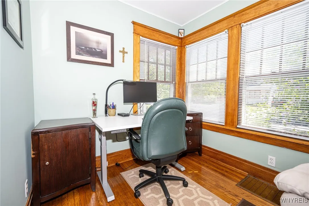 24 Delwood Road, Tonawanda, New York 14217, Tonawanda, New York 14217, 3 Bedrooms Bedrooms, 7 Rooms Rooms,1 BathroomBathrooms,Residential,For Sale,24 Delwood Road, Tonawanda, New York 14217,B1624177