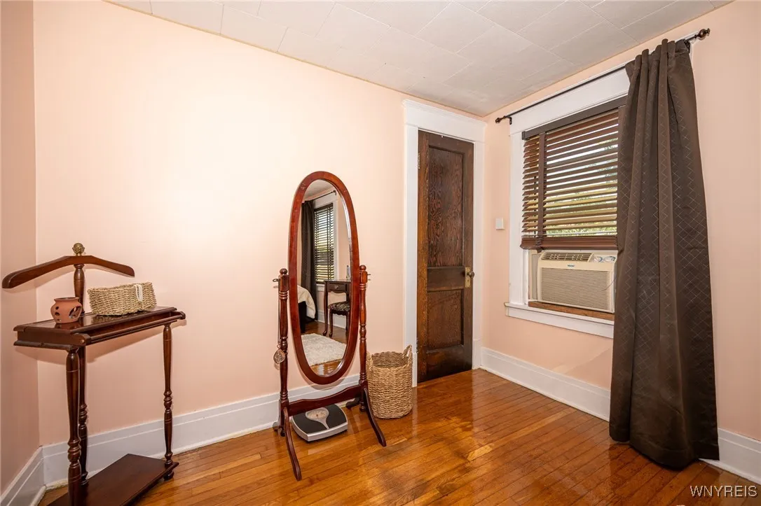24 Delwood Road, Tonawanda, New York 14217, Tonawanda, New York 14217, 3 Bedrooms Bedrooms, 7 Rooms Rooms,1 BathroomBathrooms,Residential,For Sale,24 Delwood Road, Tonawanda, New York 14217,B1624177