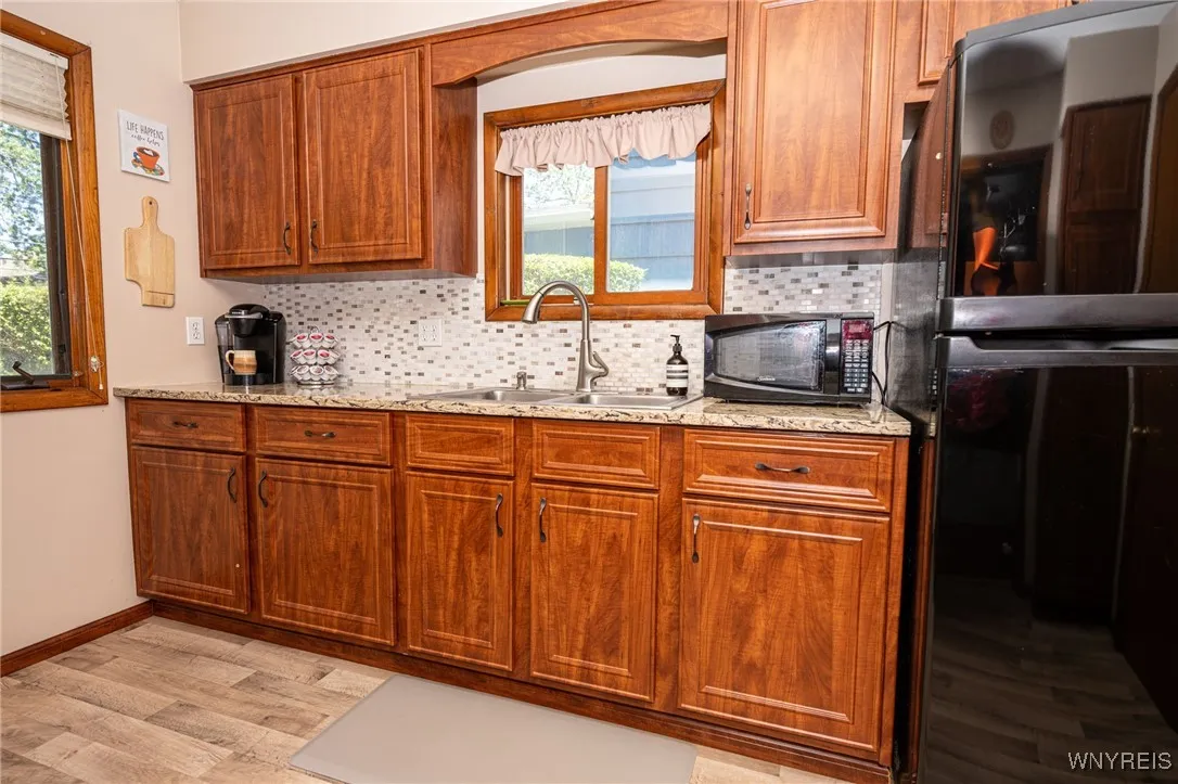 24 Delwood Road, Tonawanda, New York 14217, Tonawanda, New York 14217, 3 Bedrooms Bedrooms, 7 Rooms Rooms,1 BathroomBathrooms,Residential,For Sale,24 Delwood Road, Tonawanda, New York 14217,B1624177