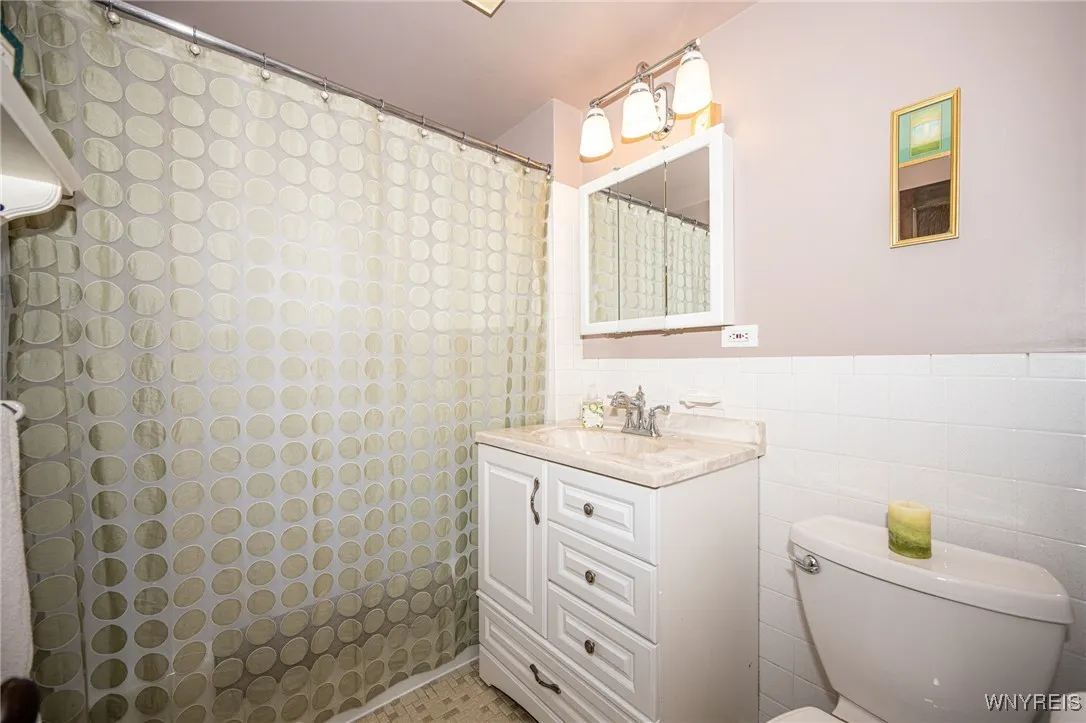 24 Delwood Road, Tonawanda, New York 14217, Tonawanda, New York 14217, 3 Bedrooms Bedrooms, 7 Rooms Rooms,1 BathroomBathrooms,Residential,For Sale,24 Delwood Road, Tonawanda, New York 14217,B1624177