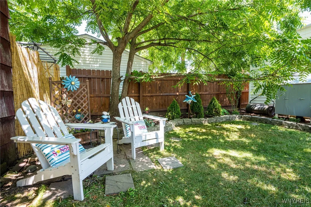 24 Delwood Road, Tonawanda, New York 14217, Tonawanda, New York 14217, 3 Bedrooms Bedrooms, 7 Rooms Rooms,1 BathroomBathrooms,Residential,For Sale,24 Delwood Road, Tonawanda, New York 14217,B1624177