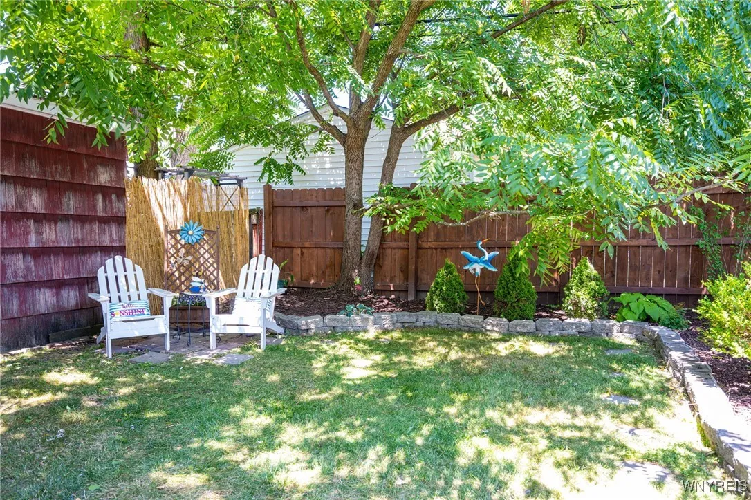 24 Delwood Road, Tonawanda, New York 14217, Tonawanda, New York 14217, 3 Bedrooms Bedrooms, 7 Rooms Rooms,1 BathroomBathrooms,Residential,For Sale,24 Delwood Road, Tonawanda, New York 14217,B1624177
