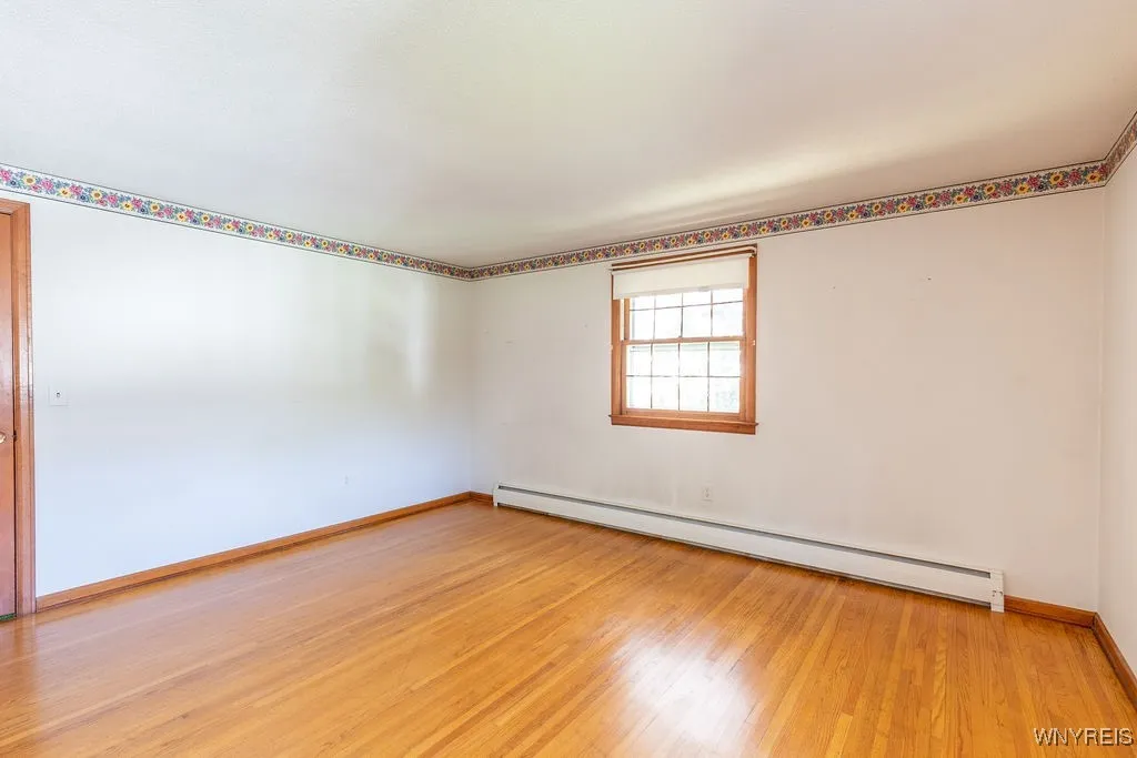 4900 Cliffside Drive West, Clarence, New York 1403, Clarence, New York 14031, 4 Bedrooms Bedrooms, 10 Rooms Rooms,1 BathroomBathrooms,Residential,For Sale,4900 Cliffside Drive West, Clarence, New York 1403,B1624428