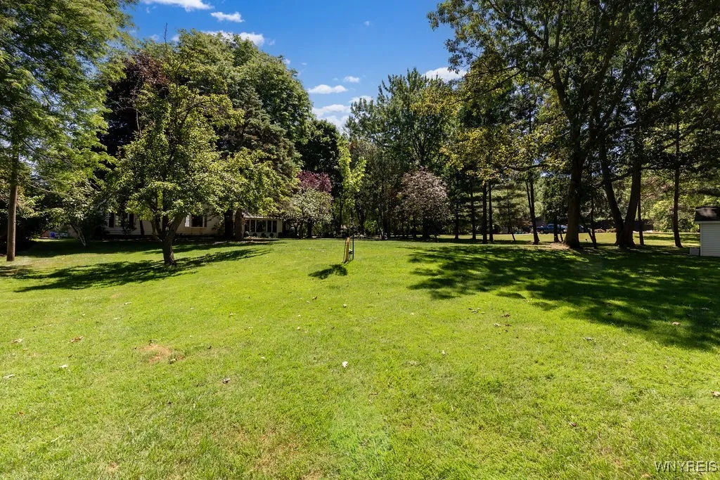 4900 Cliffside Drive West, Clarence, New York 1403, Clarence, New York 14031, 4 Bedrooms Bedrooms, 10 Rooms Rooms,1 BathroomBathrooms,Residential,For Sale,4900 Cliffside Drive West, Clarence, New York 1403,B1624428