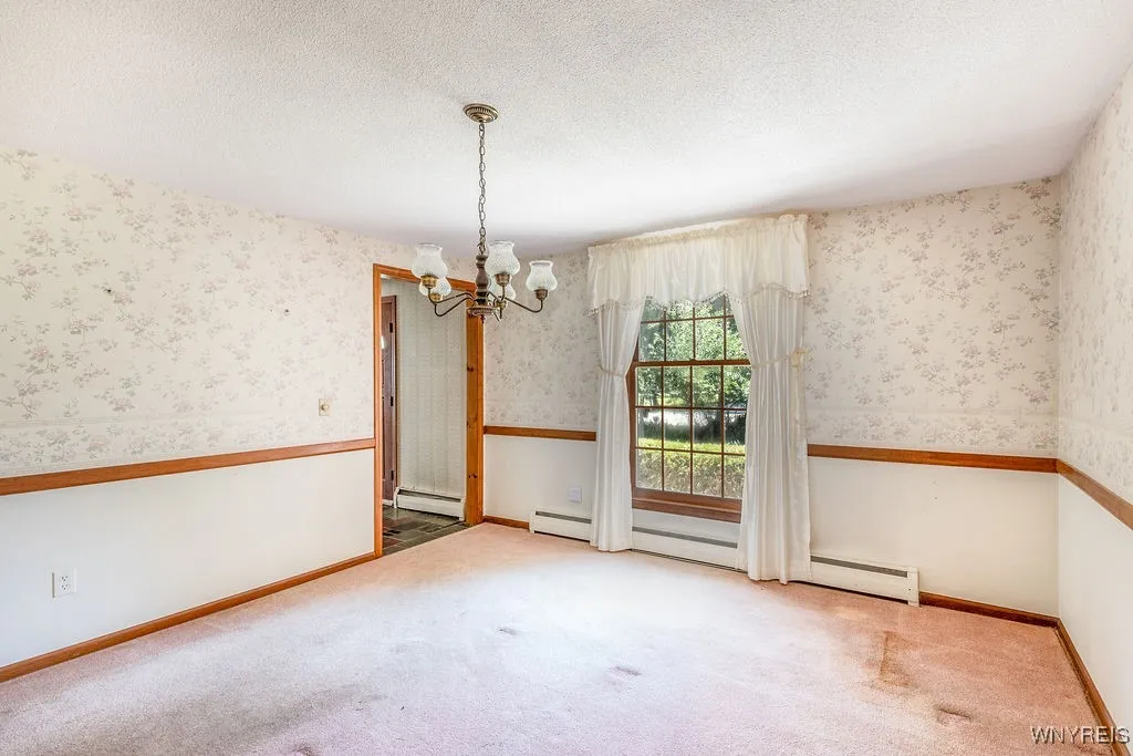 4900 Cliffside Drive West, Clarence, New York 1403, Clarence, New York 14031, 4 Bedrooms Bedrooms, 10 Rooms Rooms,1 BathroomBathrooms,Residential,For Sale,4900 Cliffside Drive West, Clarence, New York 1403,B1624428