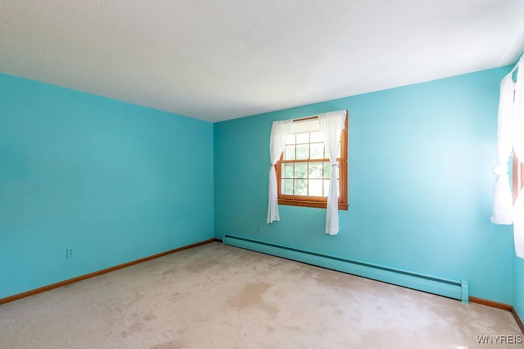 4900 Cliffside Drive West, Clarence, New York 1403, Clarence, New York 14031, 4 Bedrooms Bedrooms, 10 Rooms Rooms,1 BathroomBathrooms,Residential,For Sale,4900 Cliffside Drive West, Clarence, New York 1403,B1624428