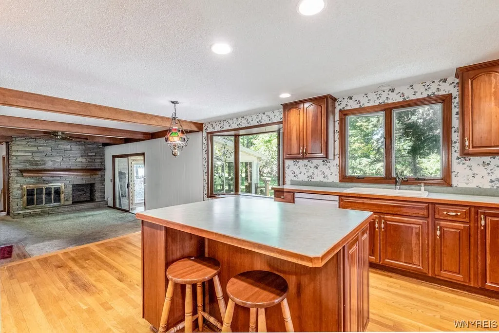 4900 Cliffside Drive West, Clarence, New York 1403, Clarence, New York 14031, 4 Bedrooms Bedrooms, 10 Rooms Rooms,1 BathroomBathrooms,Residential,For Sale,4900 Cliffside Drive West, Clarence, New York 1403,B1624428
