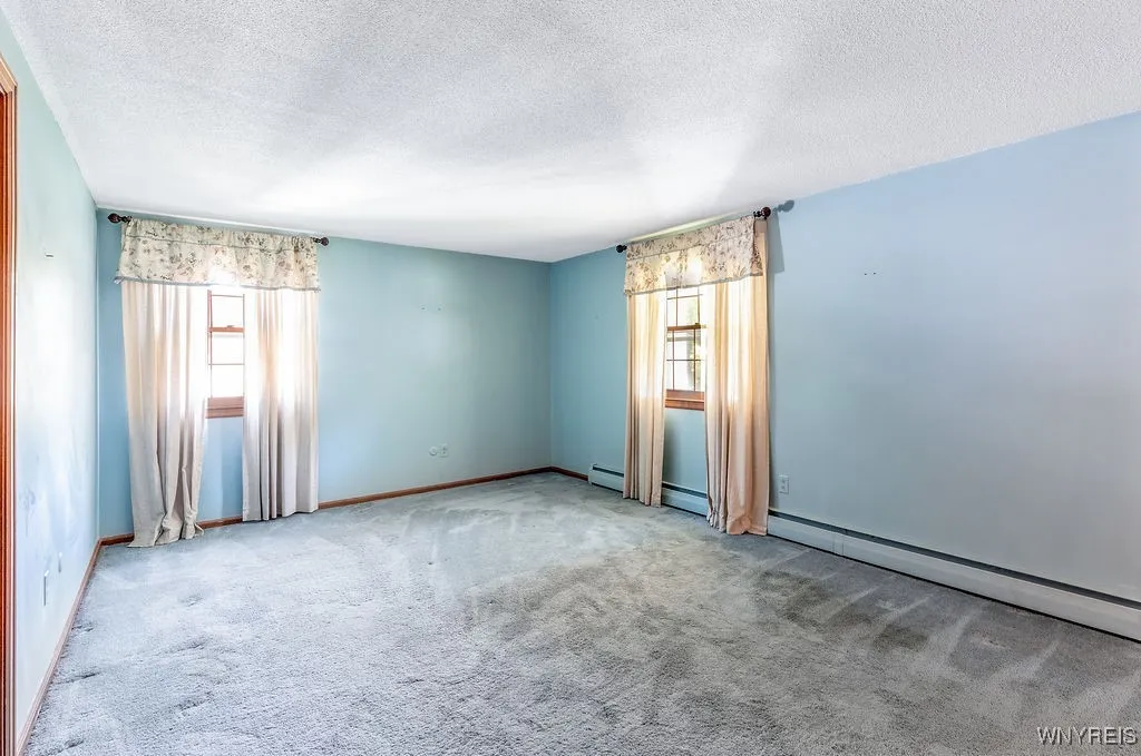 4900 Cliffside Drive West, Clarence, New York 1403, Clarence, New York 14031, 4 Bedrooms Bedrooms, 10 Rooms Rooms,1 BathroomBathrooms,Residential,For Sale,4900 Cliffside Drive West, Clarence, New York 1403,B1624428