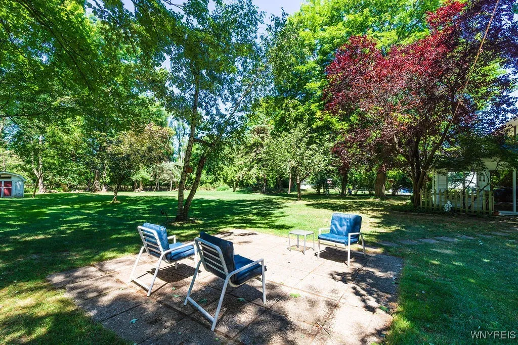 4900 Cliffside Drive West, Clarence, New York 1403, Clarence, New York 14031, 4 Bedrooms Bedrooms, 10 Rooms Rooms,1 BathroomBathrooms,Residential,For Sale,4900 Cliffside Drive West, Clarence, New York 1403,B1624428