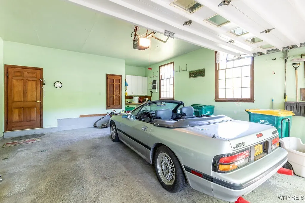 4900 Cliffside Drive West, Clarence, New York 1403, Clarence, New York 14031, 4 Bedrooms Bedrooms, 10 Rooms Rooms,1 BathroomBathrooms,Residential,For Sale,4900 Cliffside Drive West, Clarence, New York 1403,B1624428