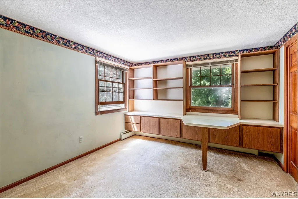 4900 Cliffside Drive West, Clarence, New York 1403, Clarence, New York 14031, 4 Bedrooms Bedrooms, 10 Rooms Rooms,1 BathroomBathrooms,Residential,For Sale,4900 Cliffside Drive West, Clarence, New York 1403,B1624428