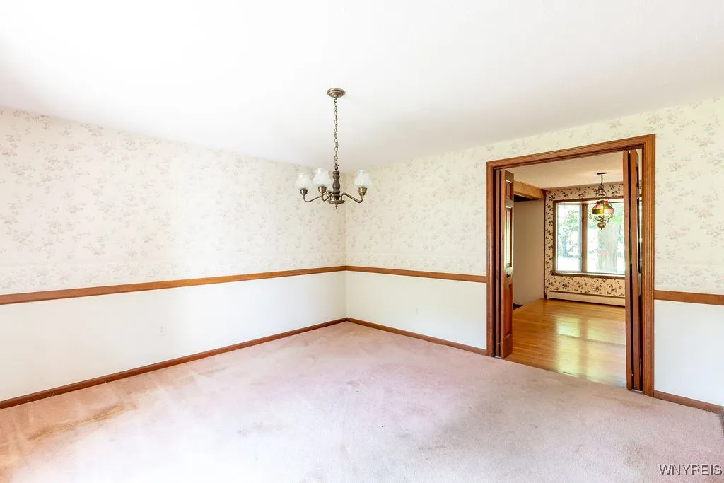 4900 Cliffside Drive West, Clarence, New York 1403, Clarence, New York 14031, 4 Bedrooms Bedrooms, 10 Rooms Rooms,1 BathroomBathrooms,Residential,For Sale,4900 Cliffside Drive West, Clarence, New York 1403,B1624428