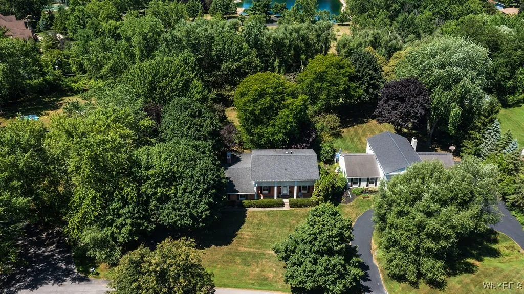 4900 Cliffside Drive West, Clarence, New York 1403, Clarence, New York 14031, 4 Bedrooms Bedrooms, 10 Rooms Rooms,1 BathroomBathrooms,Residential,For Sale,4900 Cliffside Drive West, Clarence, New York 1403,B1624428