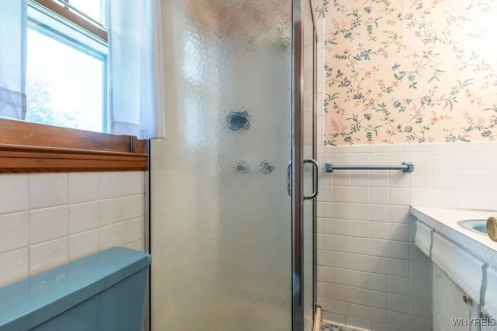 4900 Cliffside Drive West, Clarence, New York 1403, Clarence, New York 14031, 4 Bedrooms Bedrooms, 10 Rooms Rooms,1 BathroomBathrooms,Residential,For Sale,4900 Cliffside Drive West, Clarence, New York 1403,B1624428