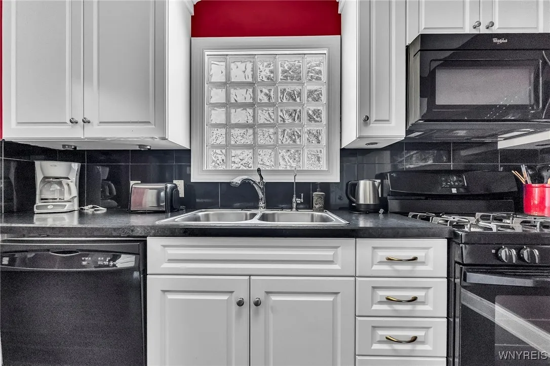 2732 Cleveland Avenue, Niagara Falls, New York 143, Niagara Falls, New York 14305, 2 Bedrooms Bedrooms, 5 Rooms Rooms,2 BathroomsBathrooms,Residential,Closed,2732 Cleveland Avenue, Niagara Falls, New York 143,0,B1624529