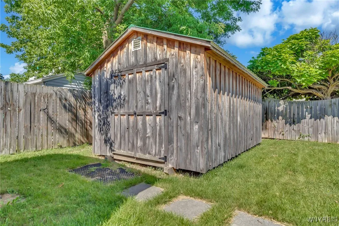 2732 Cleveland Avenue, Niagara Falls, New York 143, Niagara Falls, New York 14305, 2 Bedrooms Bedrooms, 5 Rooms Rooms,2 BathroomsBathrooms,Residential,Closed,2732 Cleveland Avenue, Niagara Falls, New York 143,0,B1624529