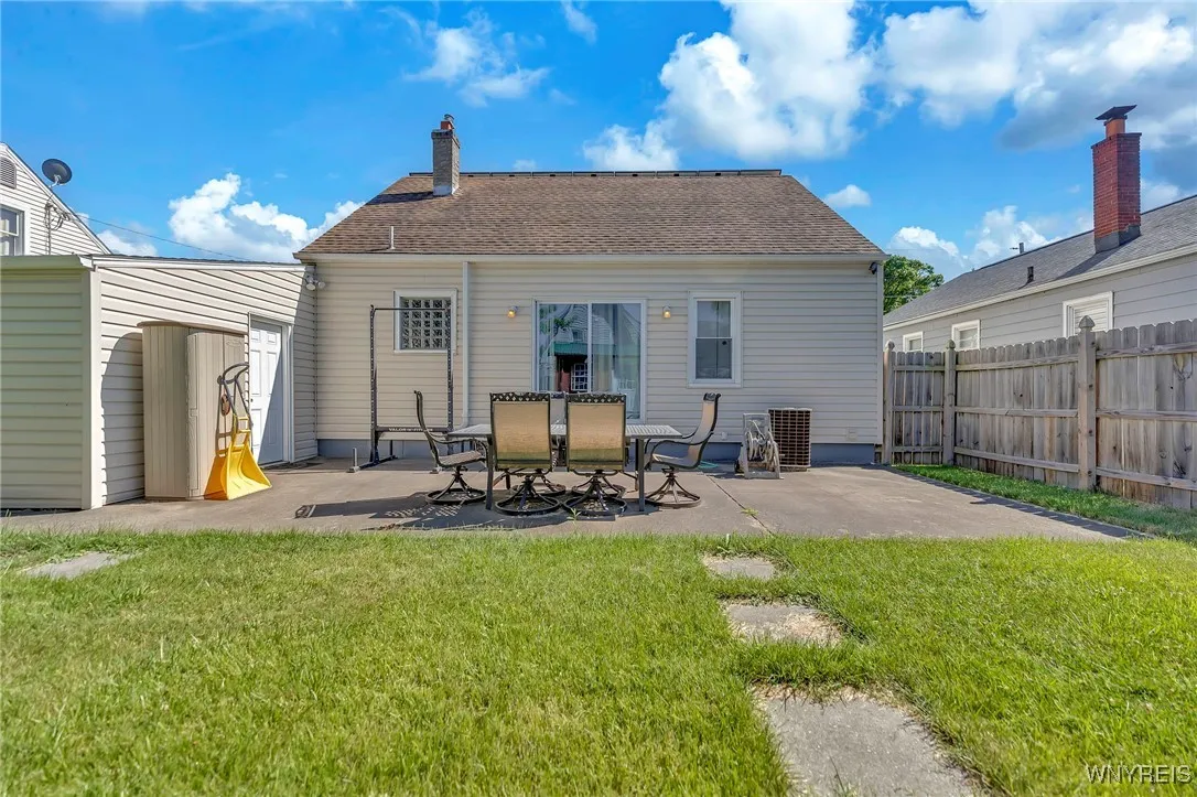 2732 Cleveland Avenue, Niagara Falls, New York 143, Niagara Falls, New York 14305, 2 Bedrooms Bedrooms, 5 Rooms Rooms,2 BathroomsBathrooms,Residential,Closed,2732 Cleveland Avenue, Niagara Falls, New York 143,0,B1624529