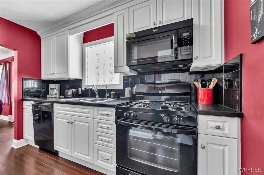 2732 Cleveland Avenue, Niagara Falls, New York 143, Niagara Falls, New York 14305, 2 Bedrooms Bedrooms, 5 Rooms Rooms,2 BathroomsBathrooms,Residential,Closed,2732 Cleveland Avenue, Niagara Falls, New York 143,0,B1624529