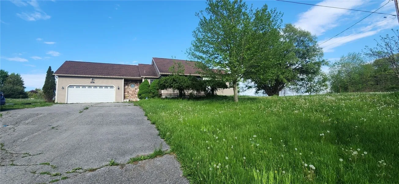 4265 South Holley Road, Clarendon, New York 14470, Clarendon, New York 14470, 3 Bedrooms Bedrooms, 5 Rooms Rooms,2 BathroomsBathrooms,Residential,For Sale,4265 South Holley Road, Clarendon, New York 14470,R1617091