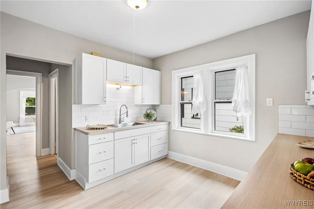 48 Oakgrove Avenue, Buffalo, New York 14208, Buffalo, New York 14208, 6 Bedrooms Bedrooms, ,2 BathroomsBathrooms,Residential,Closed,48 Oakgrove Avenue, Buffalo, New York 14208,0,B1623177