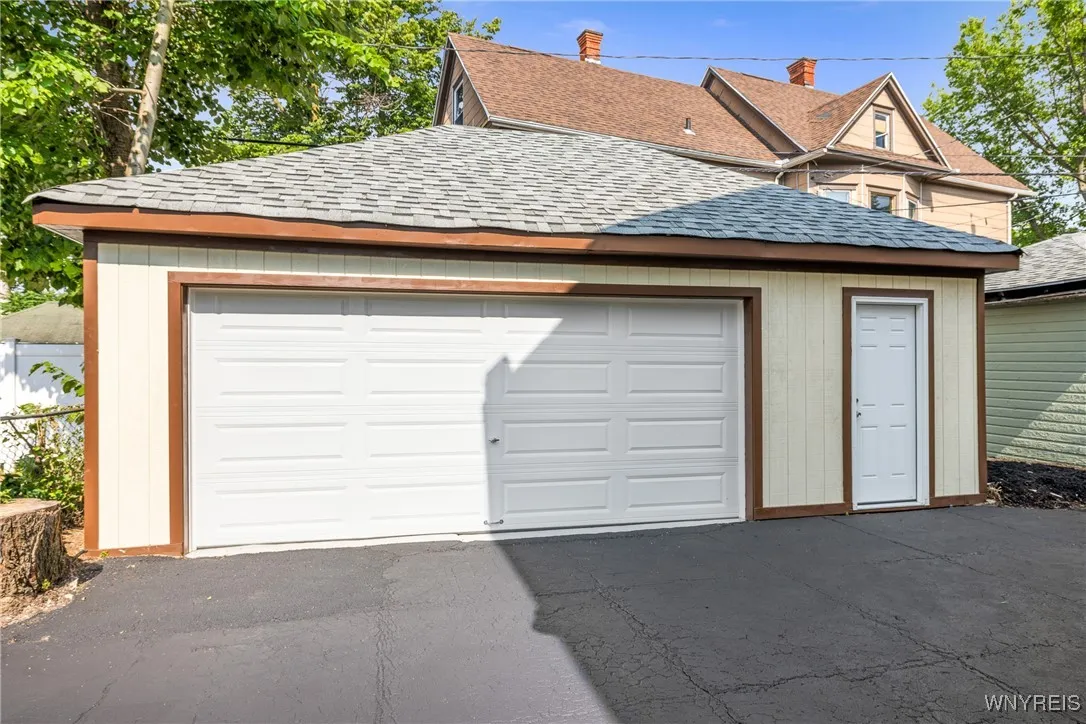 48 Oakgrove Avenue, Buffalo, New York 14208, Buffalo, New York 14208, 6 Bedrooms Bedrooms, ,2 BathroomsBathrooms,Residential,Closed,48 Oakgrove Avenue, Buffalo, New York 14208,0,B1623177