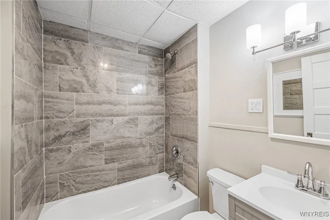 48 Oakgrove Avenue, Buffalo, New York 14208, Buffalo, New York 14208, 6 Bedrooms Bedrooms, ,2 BathroomsBathrooms,Residential,Closed,48 Oakgrove Avenue, Buffalo, New York 14208,0,B1623177