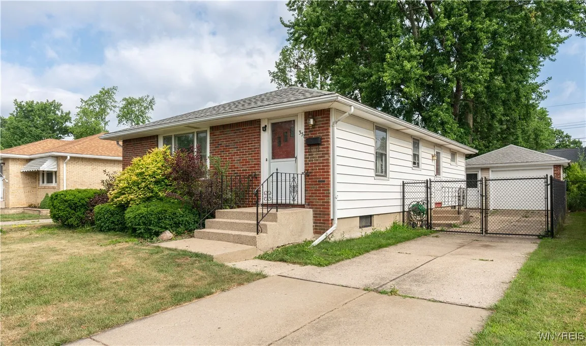 358 Abbington Avenue, Tonawanda, New York 14223, Tonawanda, New York 14223, 3 Bedrooms Bedrooms, 6 Rooms Rooms,1 BathroomBathrooms,Residential,For Sale,358 Abbington Avenue, Tonawanda, New York 14223,B1623943
