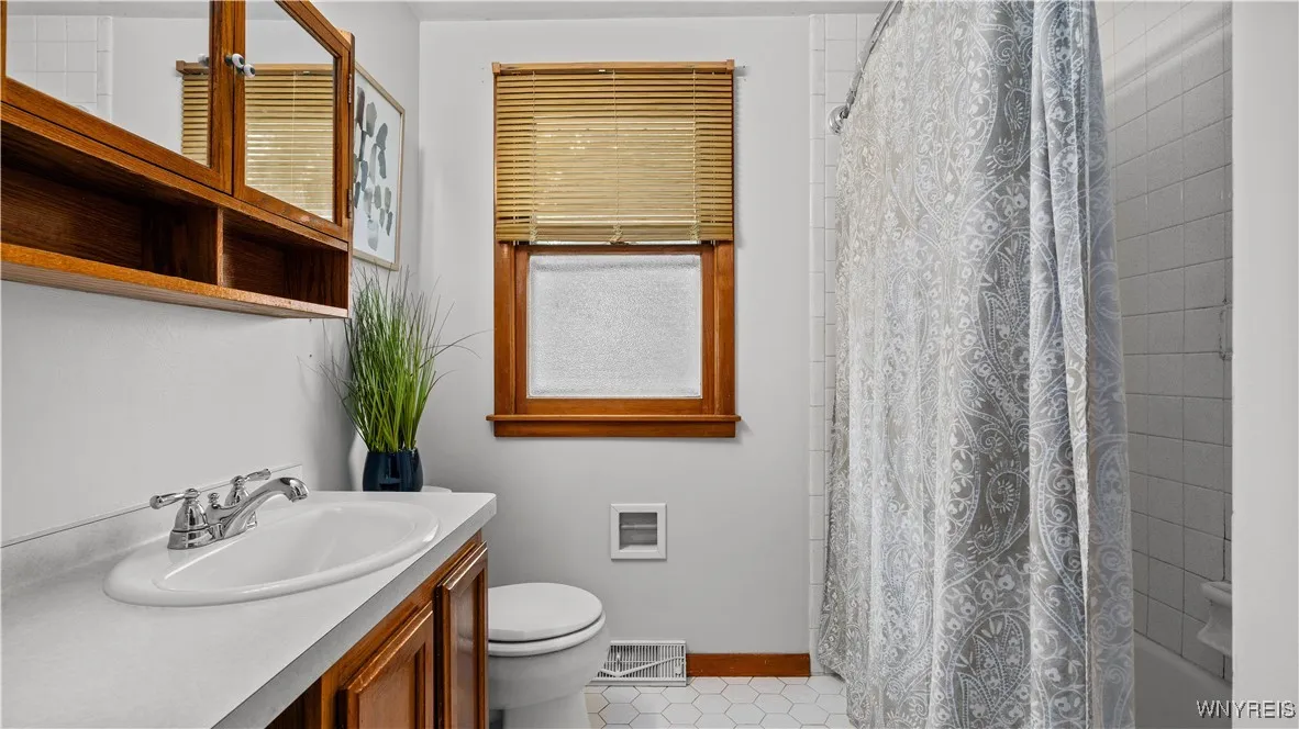 358 Abbington Avenue, Tonawanda, New York 14223, Tonawanda, New York 14223, 3 Bedrooms Bedrooms, 6 Rooms Rooms,1 BathroomBathrooms,Residential,For Sale,358 Abbington Avenue, Tonawanda, New York 14223,B1623943