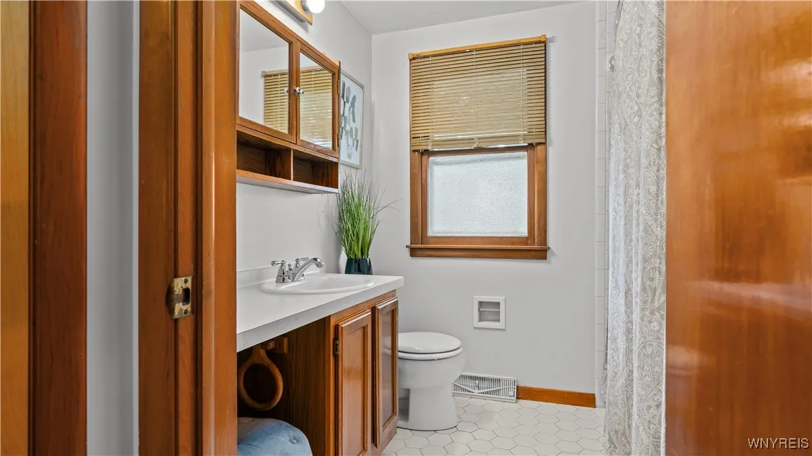 358 Abbington Avenue, Tonawanda, New York 14223, Tonawanda, New York 14223, 3 Bedrooms Bedrooms, 6 Rooms Rooms,1 BathroomBathrooms,Residential,For Sale,358 Abbington Avenue, Tonawanda, New York 14223,B1623943
