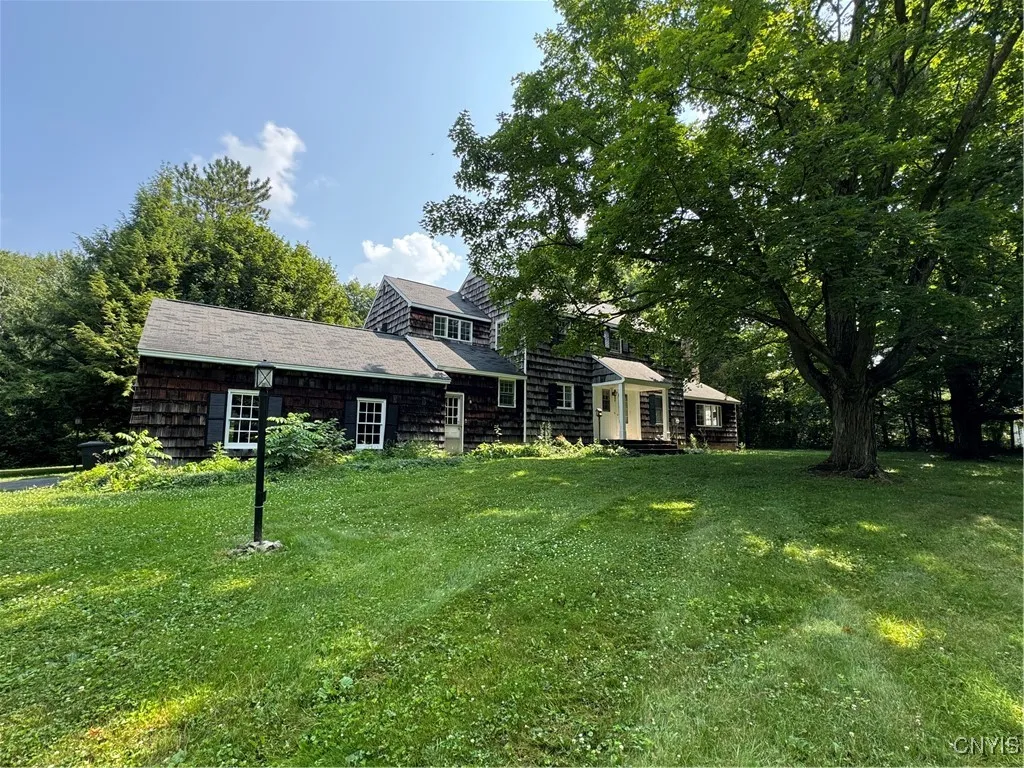 6891 Woodchuck Hill Road, Dewitt, New York 13066, De Witt, New York 13066, 4 Bedrooms Bedrooms, 10 Rooms Rooms,2 BathroomsBathrooms,Residential Lease,For Rent,6891 Woodchuck Hill Road, Dewitt, New York 13066,S1624613