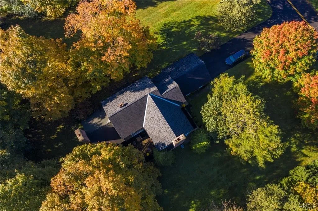 6891 Woodchuck Hill Road, Dewitt, New York 13066, De Witt, New York 13066, 4 Bedrooms Bedrooms, 10 Rooms Rooms,2 BathroomsBathrooms,Residential Lease,For Rent,6891 Woodchuck Hill Road, Dewitt, New York 13066,S1624613