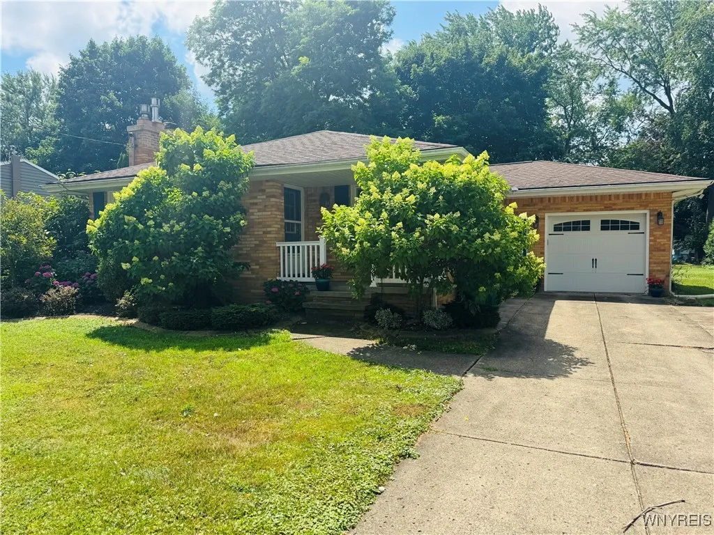 61 Euclid Avenue, Hamburg, New York 14075, Hamburg, New York 14075, 3 Bedrooms Bedrooms, 7 Rooms Rooms,1 BathroomBathrooms,Residential,Closed,61 Euclid Avenue, Hamburg, New York 14075,0,B1624566