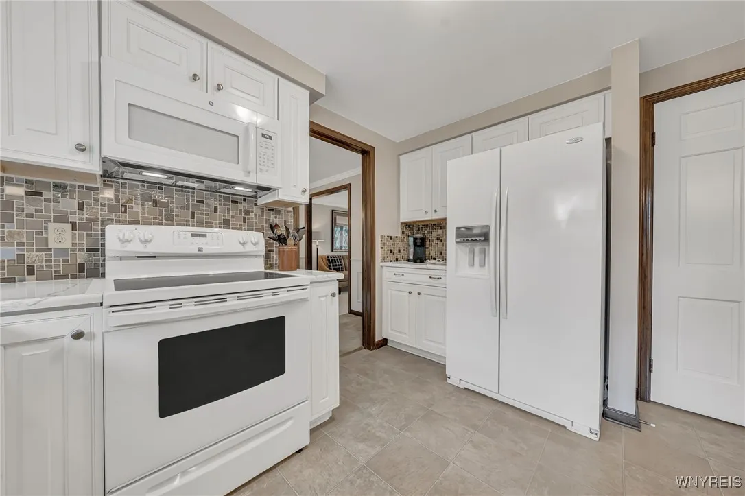 4619 Pine Manor Drive, Clarence, New York 14031, Clarence, New York 14031, 4 Bedrooms Bedrooms, 4 Rooms Rooms,2 BathroomsBathrooms,Residential,Closed,4619 Pine Manor Drive, Clarence, New York 14031,0,B1623877