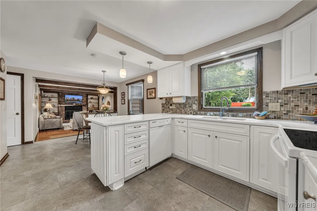 4619 Pine Manor Drive, Clarence, New York 14031, Clarence, New York 14031, 4 Bedrooms Bedrooms, 4 Rooms Rooms,2 BathroomsBathrooms,Residential,Closed,4619 Pine Manor Drive, Clarence, New York 14031,0,B1623877