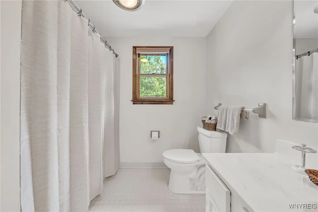 4619 Pine Manor Drive, Clarence, New York 14031, Clarence, New York 14031, 4 Bedrooms Bedrooms, 4 Rooms Rooms,2 BathroomsBathrooms,Residential,Closed,4619 Pine Manor Drive, Clarence, New York 14031,0,B1623877