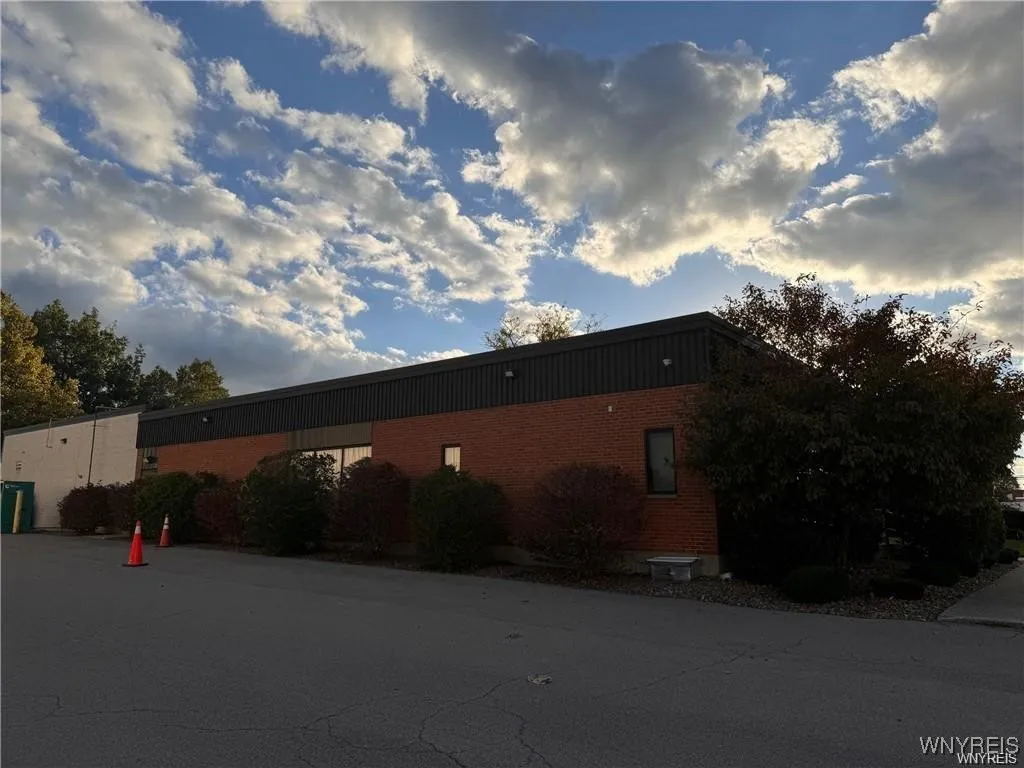 37b Anderson Road, Cheektowaga, New York 14225, Cheektowaga, New York 14225, ,Commercial Lease,For Rent,37b Anderson Road, Cheektowaga, New York 14225,B1624640