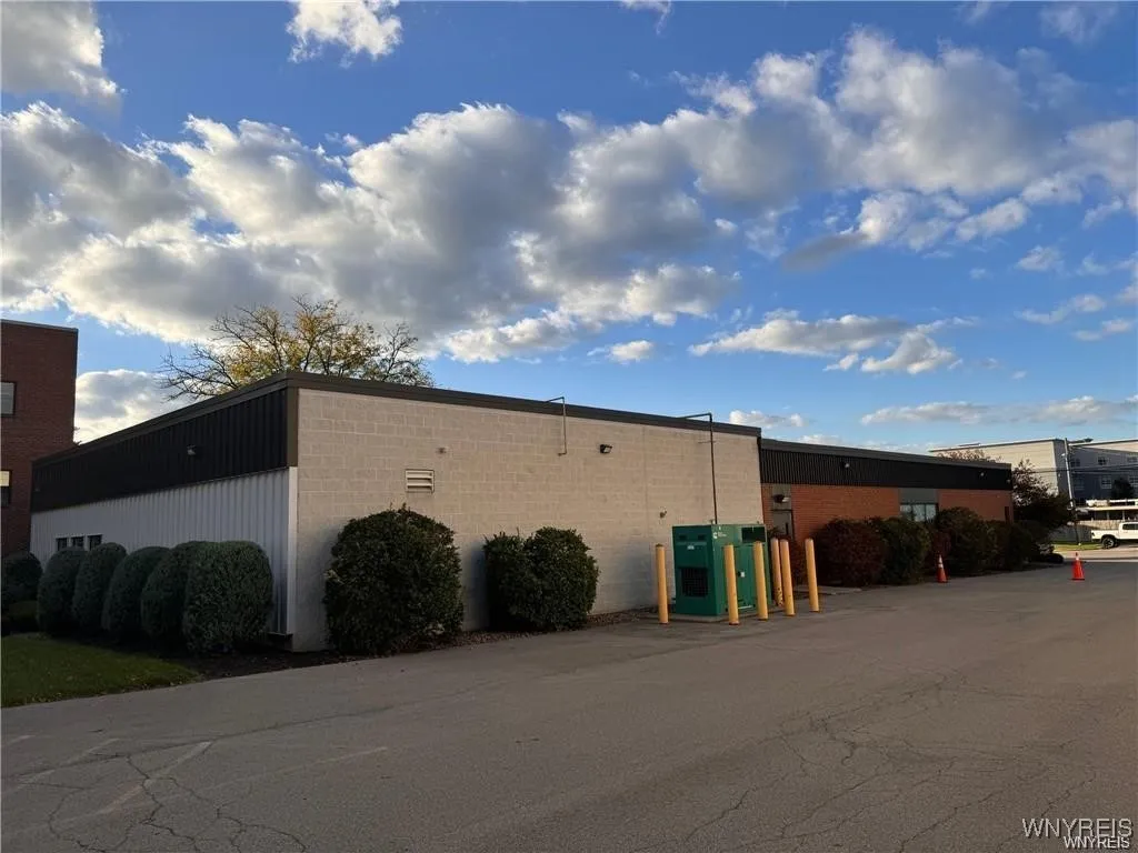 37b Anderson Road, Cheektowaga, New York 14225, Cheektowaga, New York 14225, ,Commercial Lease,For Rent,37b Anderson Road, Cheektowaga, New York 14225,B1624640