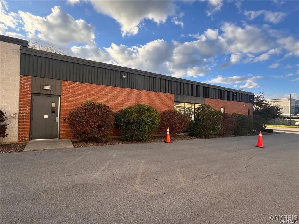 37b Anderson Road, Cheektowaga, New York 14225, Cheektowaga, New York 14225, ,Commercial Lease,For Rent,37b Anderson Road, Cheektowaga, New York 14225,B1624640