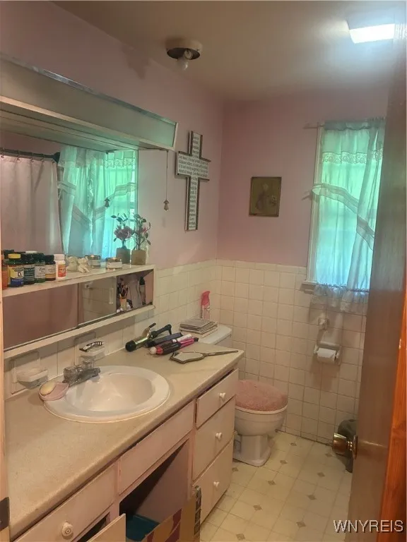 Bathroom lower