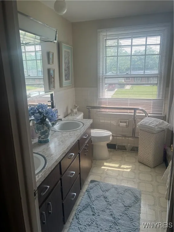 Bathroom upper